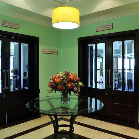 Cresta President Hotel Gaborone Buitenkant foto