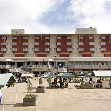 Cresta President Hotel Gaborone Buitenkant foto