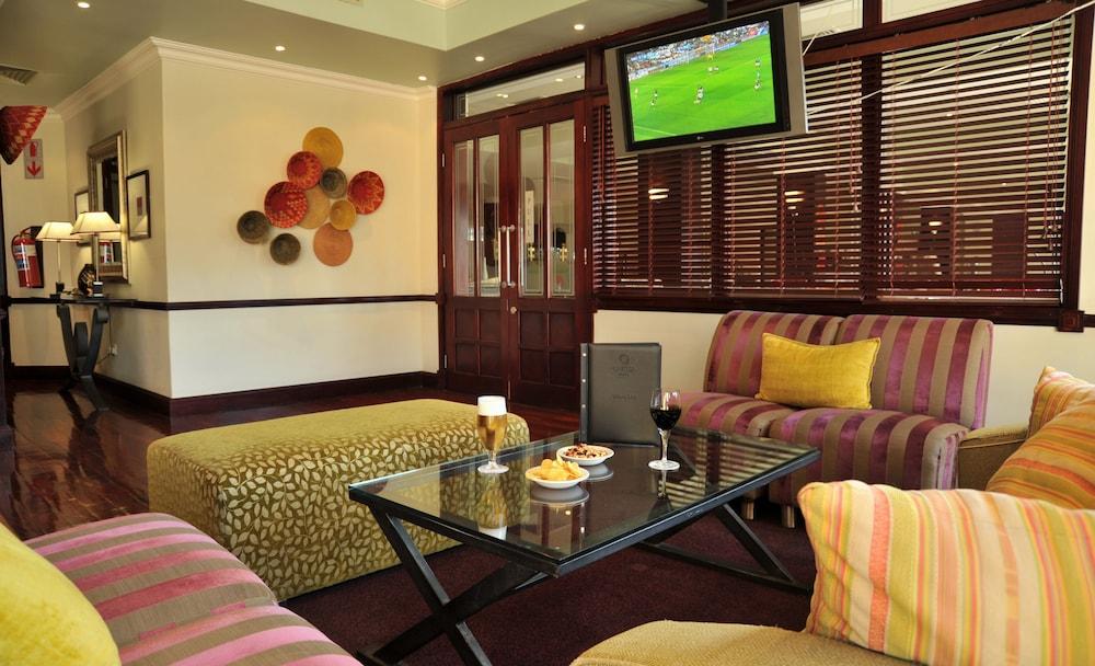 Cresta President Hotel Gaborone Buitenkant foto