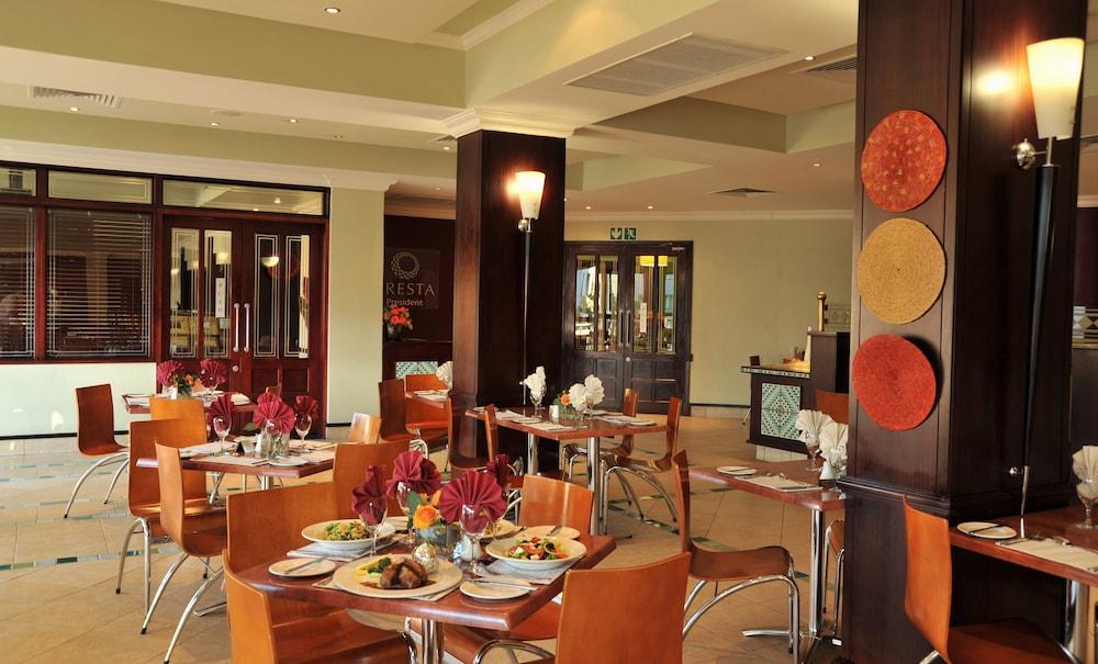 Cresta President Hotel Gaborone Buitenkant foto