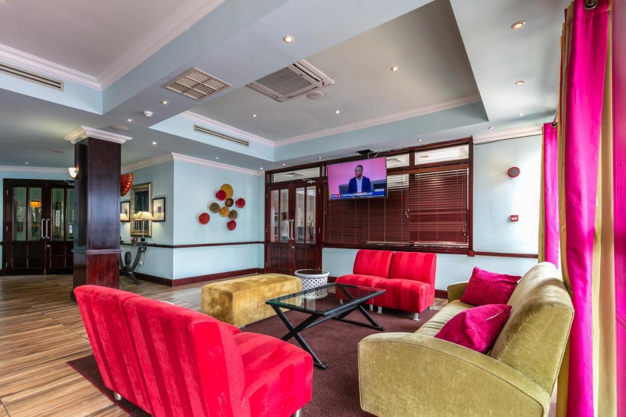 Cresta President Hotel Gaborone Buitenkant foto