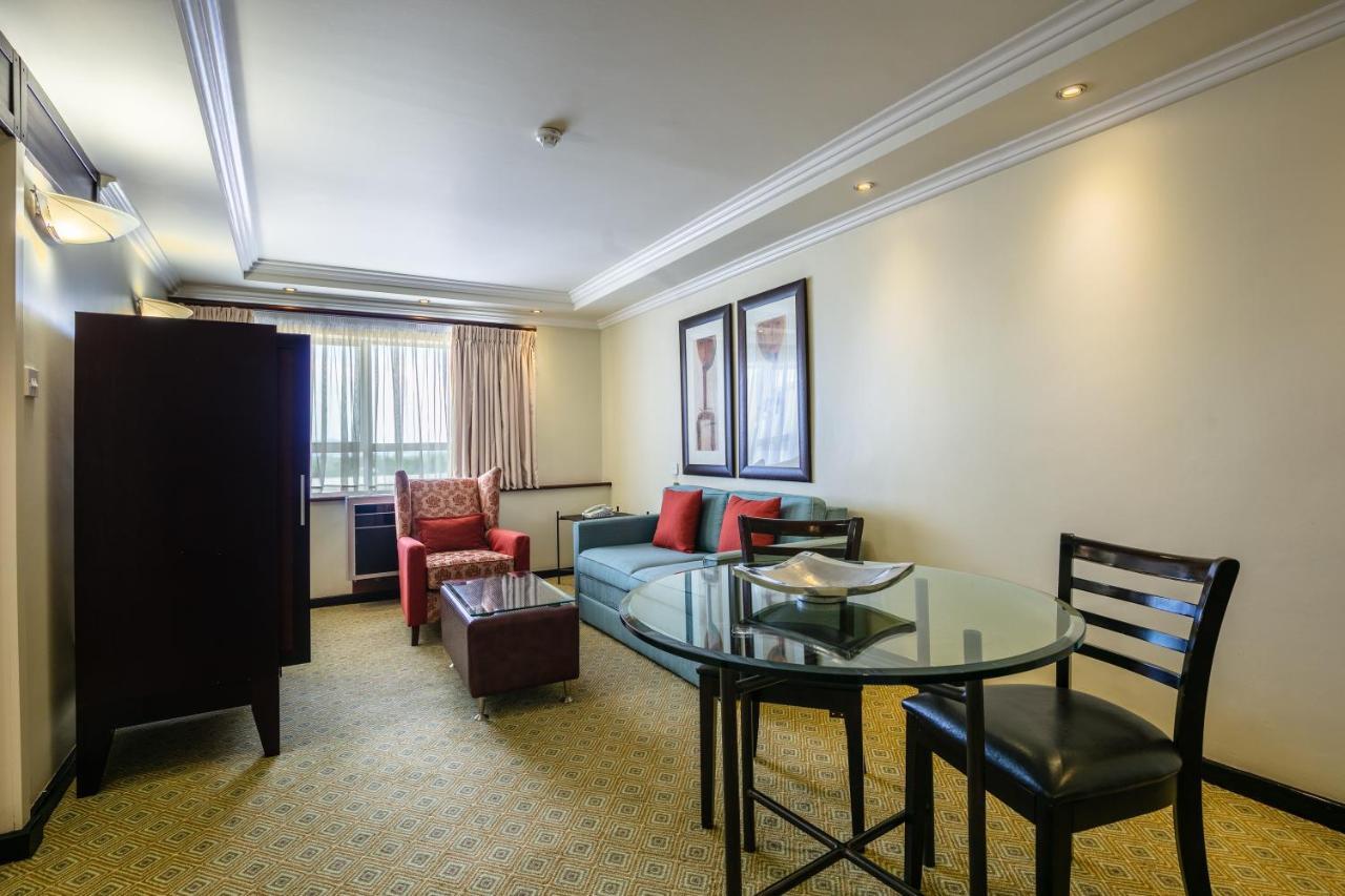Cresta President Hotel Gaborone Buitenkant foto