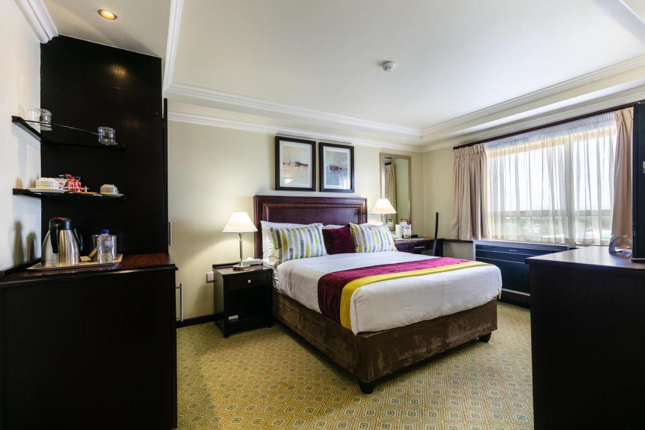 Cresta President Hotel Gaborone Buitenkant foto