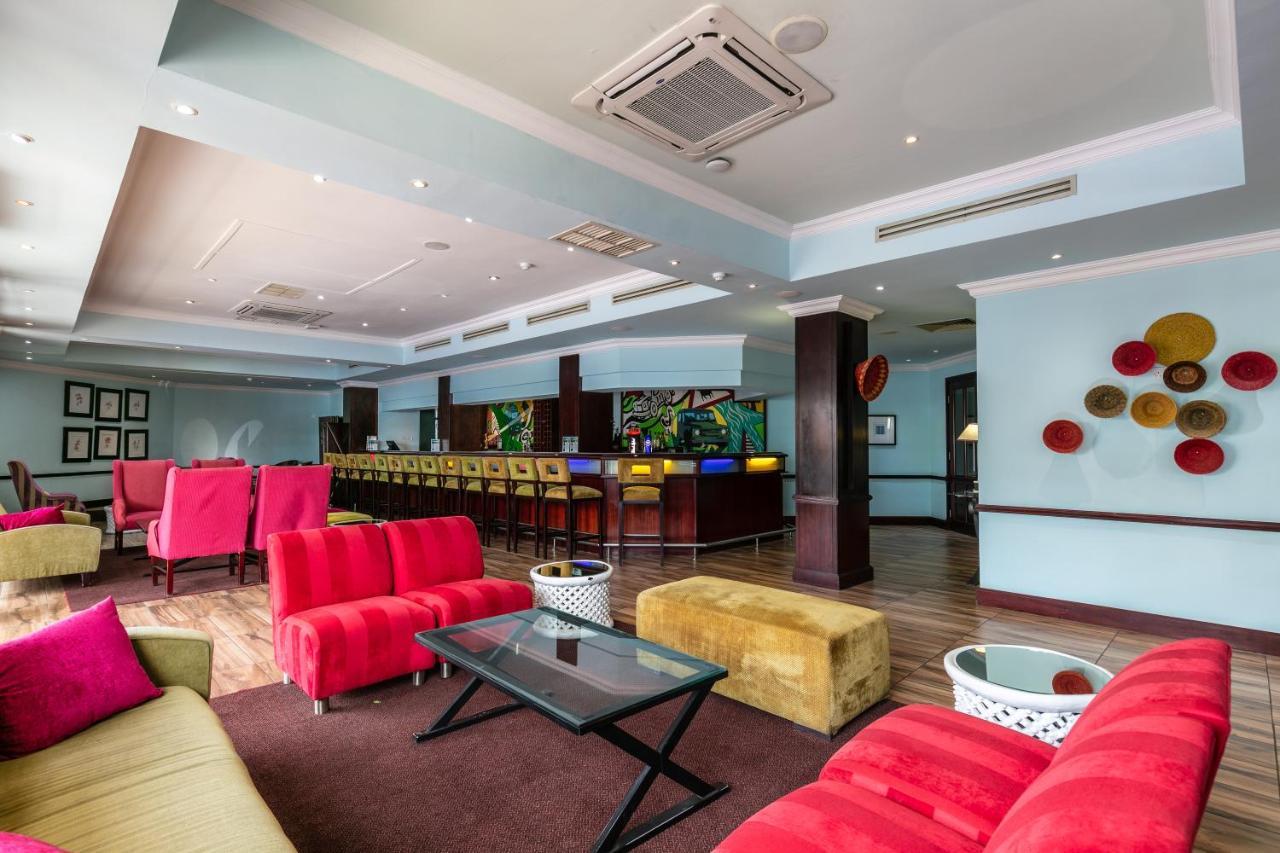 Cresta President Hotel Gaborone Buitenkant foto