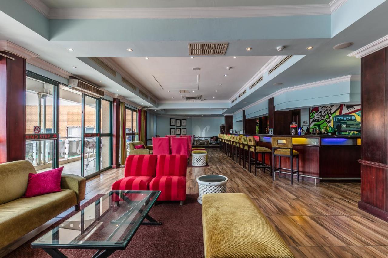 Cresta President Hotel Gaborone Buitenkant foto