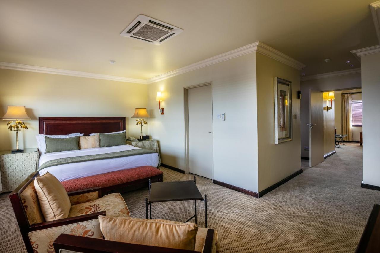 Cresta President Hotel Gaborone Buitenkant foto