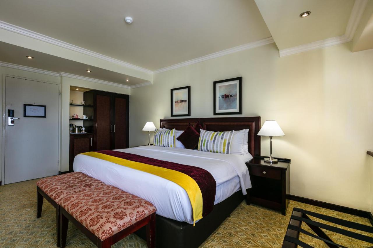 Cresta President Hotel Gaborone Buitenkant foto