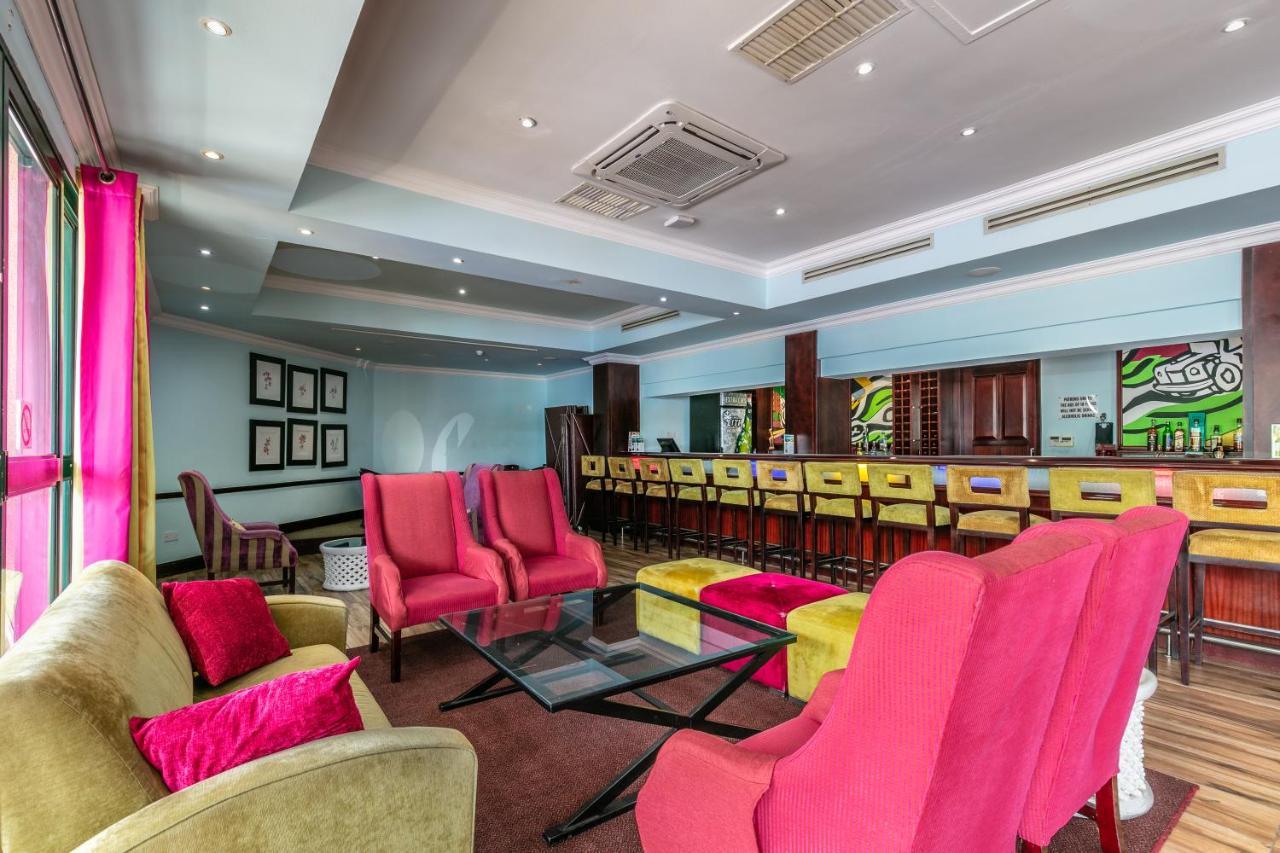 Cresta President Hotel Gaborone Buitenkant foto