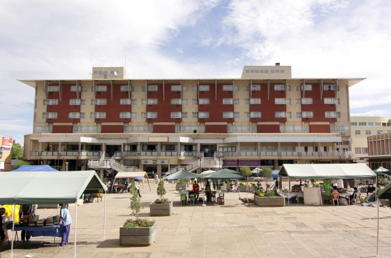 Cresta President Hotel Gaborone Buitenkant foto